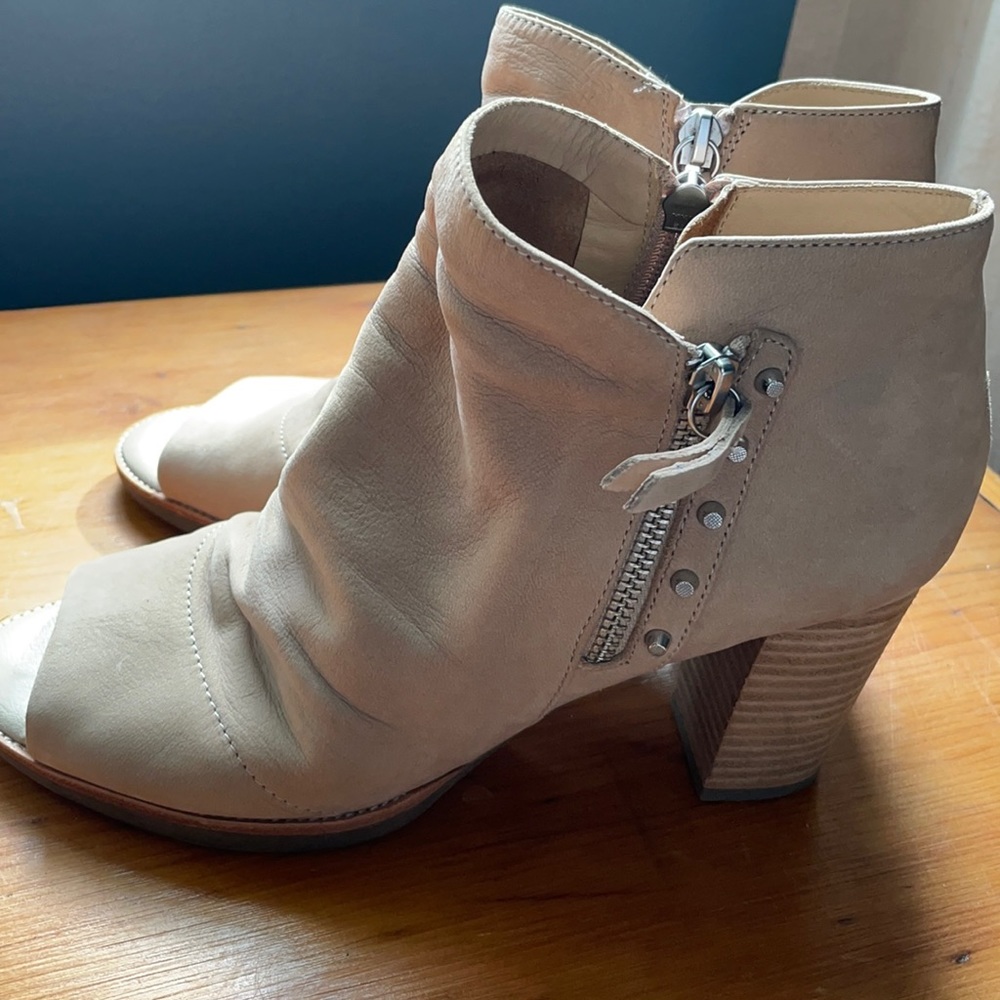 Geox peep toe booties